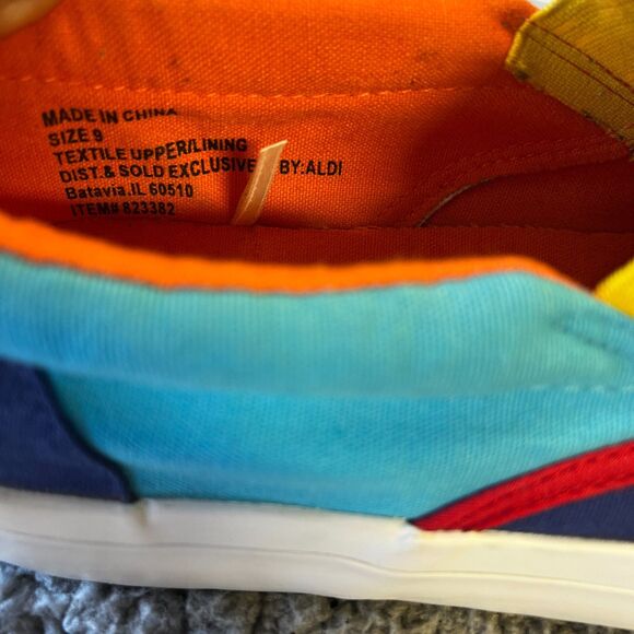 Aldi Gear Rainbow Shoes Womens 9 Slip On Canvas Blue Red Yellow Sneakers Logo - Picture 6 of 11
